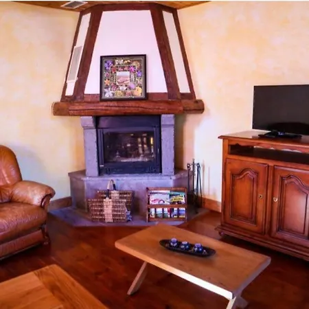 Entre Aubrac Et Viadene Holiday home *